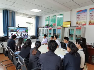 腾博汇游戏官网  收看“党课开讲啦”专题节目